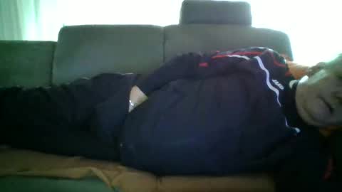 Snapshot of cheesy4444 chatting on 11.09.25 Tom online show from 11.09.25