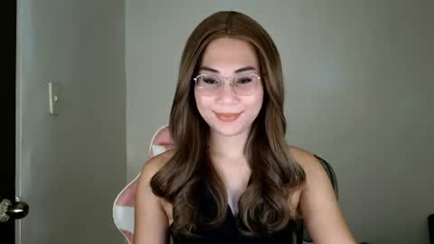 Snapshot of chelly4u69 chatting on 06.27.26 chelly4u69 online show from 06.27.26
