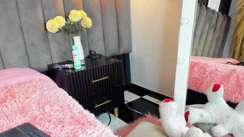 chelsea_bolton_ online show from 11.18.25