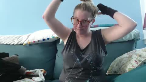 Snapshot of chelseasentra1 chatting on 02.20.25 Chelsea online show from 02.20.25