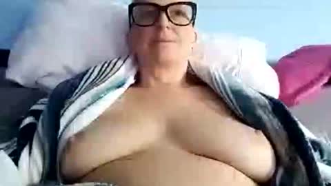 Snapshot of chelseasentra1 chatting on 10.16.25 Chelsea online show from 10.16.25