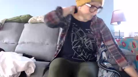 Snapshot of chelseasentra1 chatting on 10.18.25 Chelsea online show from 10.18.25