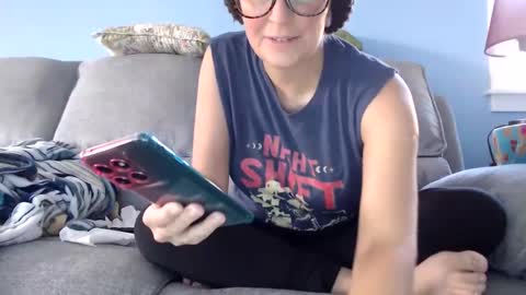 Snapshot of chelseasentra1 chatting on 10.19.25 Chelsea online show from 10.19.25