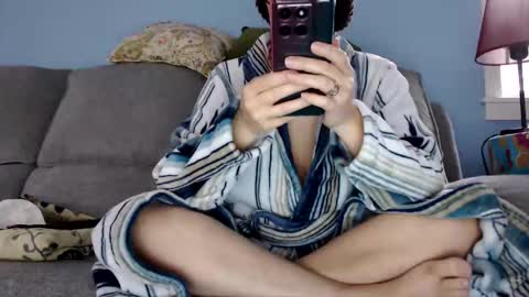 Snapshot of chelseasentra1 chatting on 10.22.25 Chelsea online show from 10.22.25