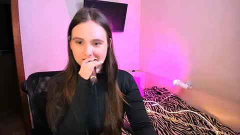 Chelsy  Luxe  online show from 07.19.26
