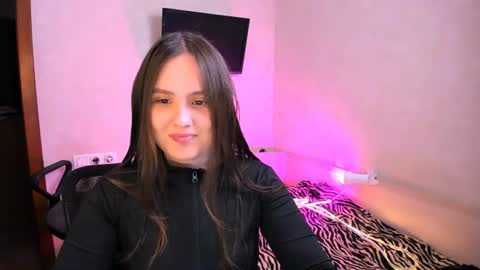 Chelsy  Luxe  online show from 07.25.26