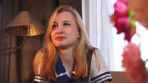 LorenLinda online show from 09.27.25