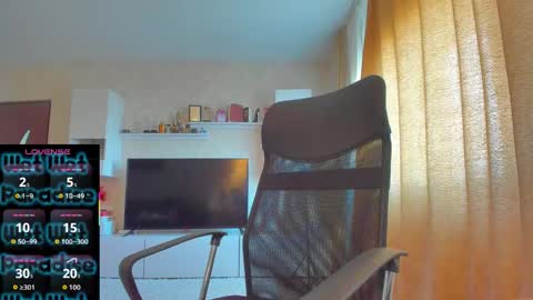 Snapshot of cherry_pie_69 chatting on 11.06.25 mayra online show from 11.06.25