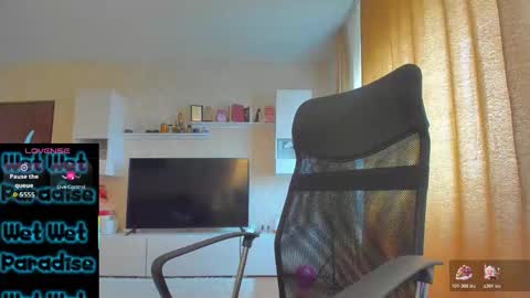 Snapshot of cherry_pie_69 chatting on 11.16.25 mayra online show from 11.16.25