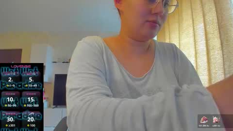 Snapshot of cherry_pie_69 chatting on 11.19.25 mayra online show from 11.19.25