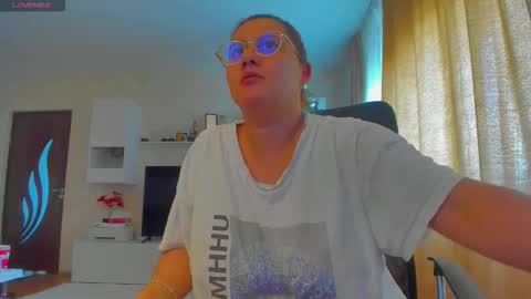 Snapshot of cherry_pie_69 chatting on 12.01.25 mayra online show from 12.01.25