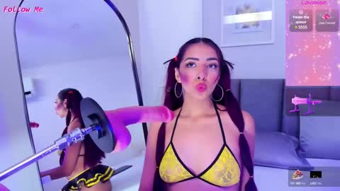 Snapshot of cherry_skinny_ chatting on 09.17.25 ANNY online show from 09.17.25