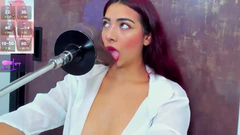 Snapshot of cherry_skinny_ chatting on 12.18.25 ANNY online show from 12.18.25