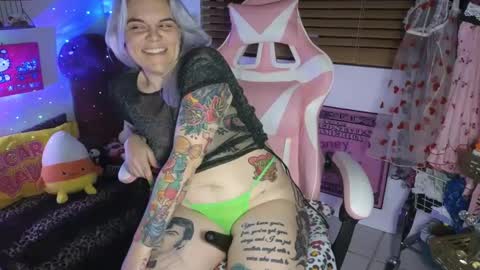 Snapshot of cherryb0mbb0mb chatting on 01.12.25 CherryBombBomb online show from 01.12.25