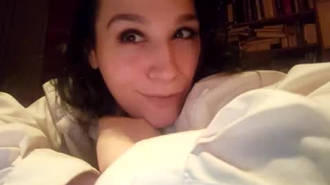 GiaBellaxoxo online show from 02.28.25