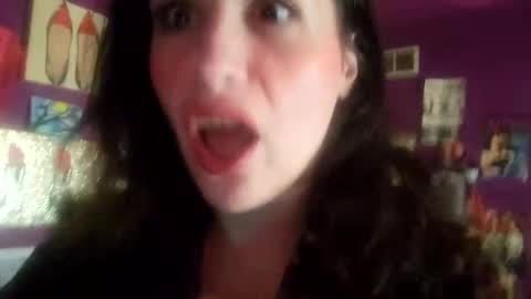 GiaBellaxoxo online show from 03.04.25