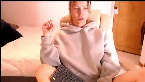 Anna online show from 11.20.25