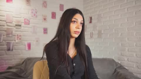 Snapshot of cherrypeery chatting on 10.19.25 Kiki online show from 10.19.25