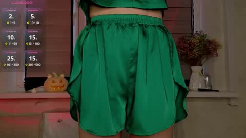 Snapshot of cherrypepperkiss chatting on 10.22.25 Lysia online show from 10.22.25