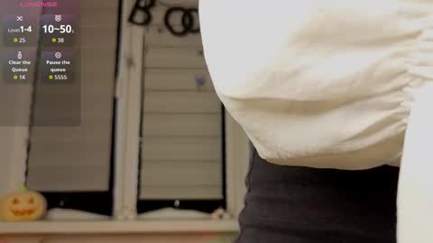 Snapshot of cherrypepperkiss chatting on 10.24.25 Lysia online show from 10.24.25