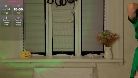 Snapshot of cherrypepperkiss chatting on 10.30.25 Lysia online show from 10.30.25