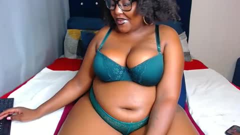 Snapshot of cherryyummy69 chatting on 01.22.25 cherryyummy69 online show from 01.22.25