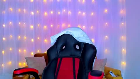 Snapshot of cherylbutler chatting on 12.20.24 Cheryl online show from 12.20.24