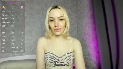 Snapshot of cherylmason chatting on 03.10.25 Cheryl online show from 03.10.25