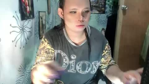 Snapshot of chescahotxxxl chatting on 01.02.25 chescahotxxxl online show from 01.02.25