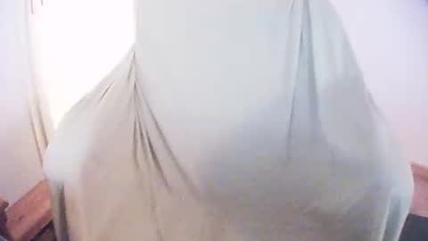 Snapshot of cheslongss chatting on 02.28.25 Ches Long online show from 02.28.25