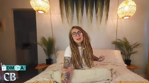 Chevi Blue online show from 01.23.25