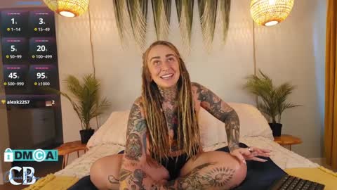 Chevi Blue online show from 02.11.25