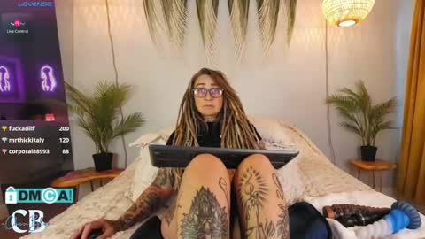 Chevi Blue online show from 03.06.25