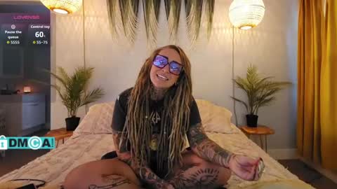 Chevi Blue online show from 09.17.25