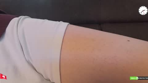 Snapshot of chezmonsieur_g chatting on 02.06.26 Grey online show from 02.06.26