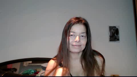 Snapshot of chiara177 chatting on 01.12.25 Chiara online show from 01.12.25