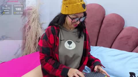 Snapshot of chiarajjones chatting on 11.07.25 CHIARA online show from 11.07.25