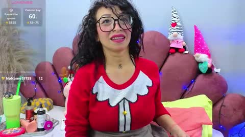 Snapshot of chiarajjones chatting on 11.29.25 CHIARA online show from 11.29.25