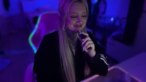 Chi online show from 04.23.26
