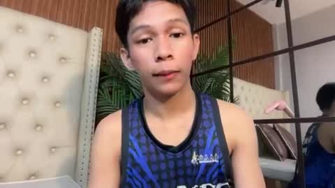 Snapshot of chick_renz chatting on 06.22.26 chick_renz online show from 06.22.26
