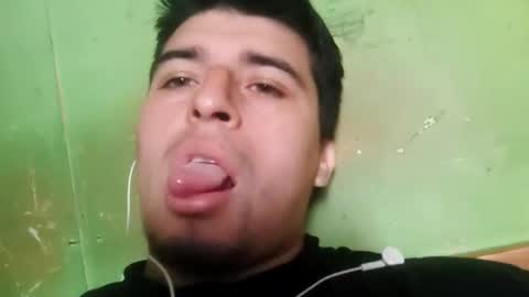 Snapshot of chilehot28 chatting on 12.17.25 chilehot28 online show from 12.17.25