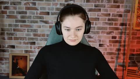 Bella online show from 12.20.25