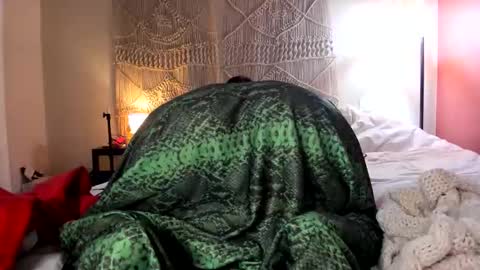 Snapshot of chillwithcamii chatting on 03.14.26 yoursensualparadise online show from 03.14.26