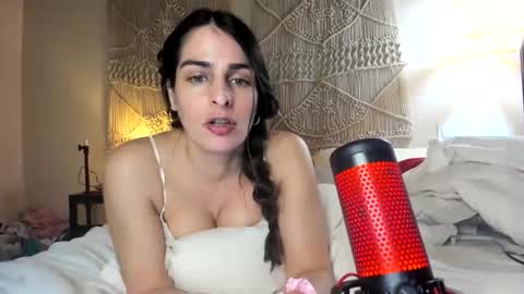Snapshot of chillwithcamii chatting on 03.17.26 yoursensualparadise online show from 03.17.26