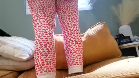 Snapshot of chillwithcamii chatting on 04.11.26 yoursensualparadise online show from 04.11.26