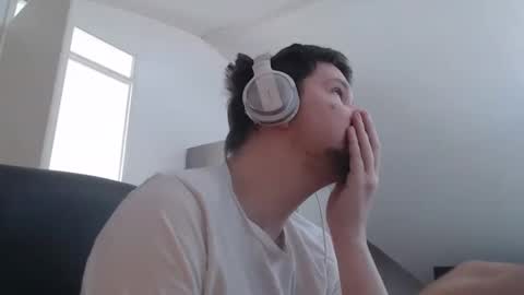 chillzonecam online show from 09.13.25