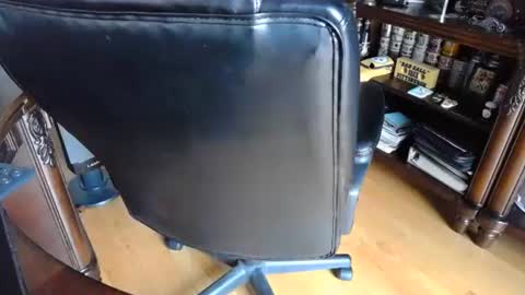 Snapshot of chiphoneman chatting on 02.27.26 chiphoneman online show from 02.27.26