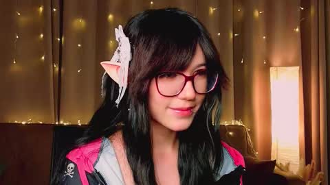 Snapshot of chiquitabures chatting on 01.15.26 Leyna online show from 01.15.26