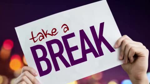 Snapshot of chistail_ chatting on 11.20.25 Cristal online show from 11.20.25