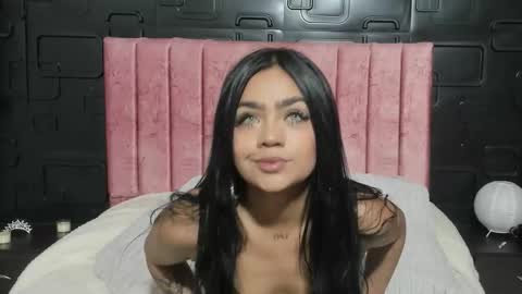 Snapshot of chistail_ chatting on 01.13.26 Cristal online show from 01.13.26